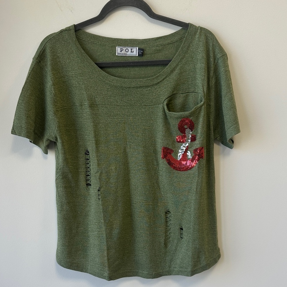 POL Sz Medium Distressed Top with Red Anchor Sequined Design • NEW!